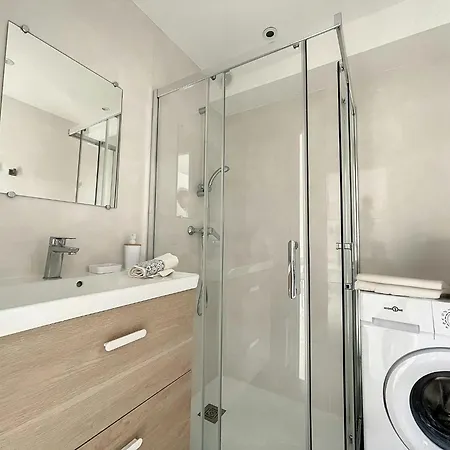 Apartamento Centreville Juan-2 Couchages-terrasse *